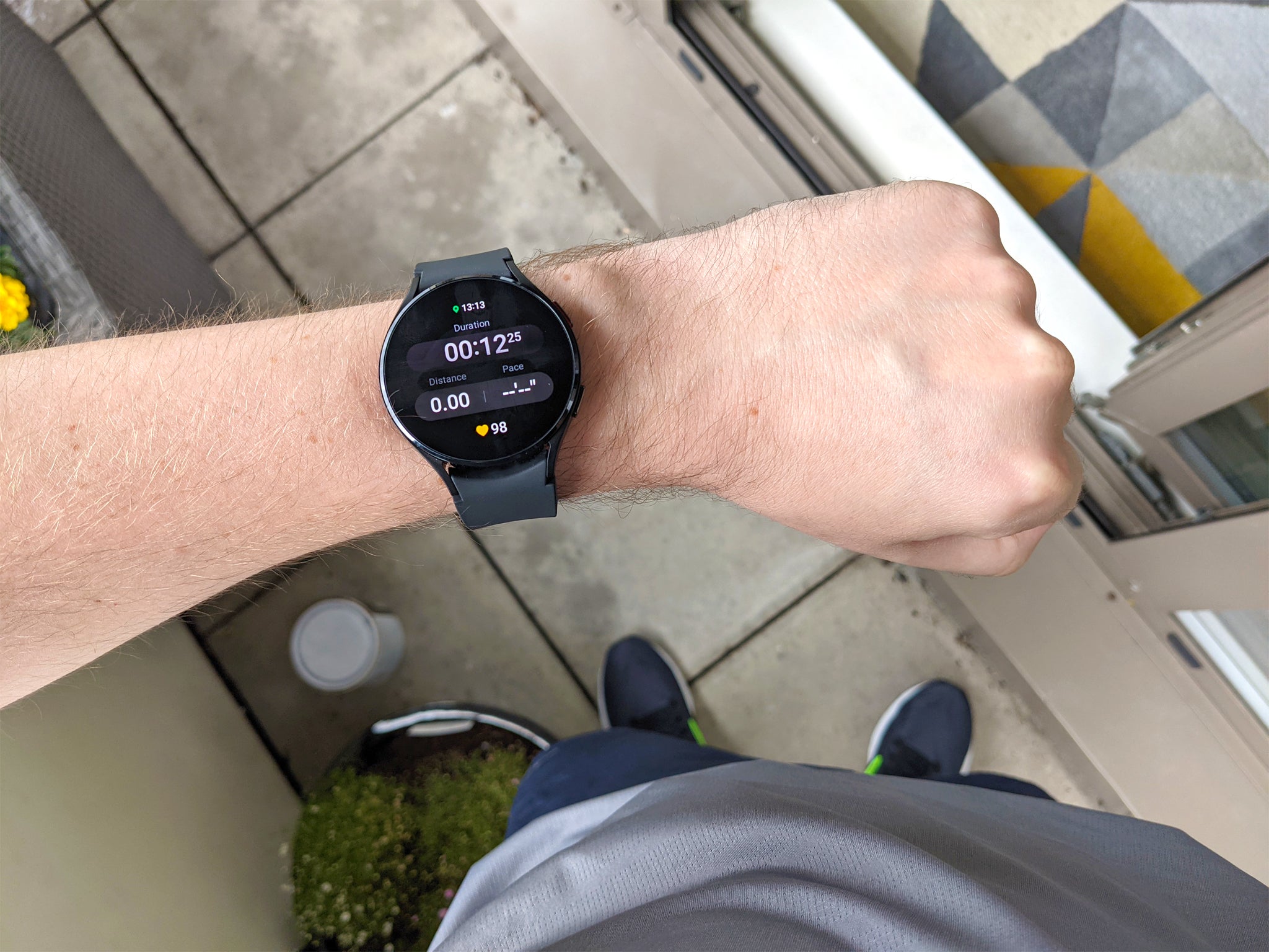 Galaxy watch best sale on wrist